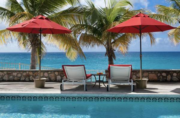 Baie Longue Beach House on St. Martin Baie Longue Beach House Villa overlooks the beautiful Beach and Bay