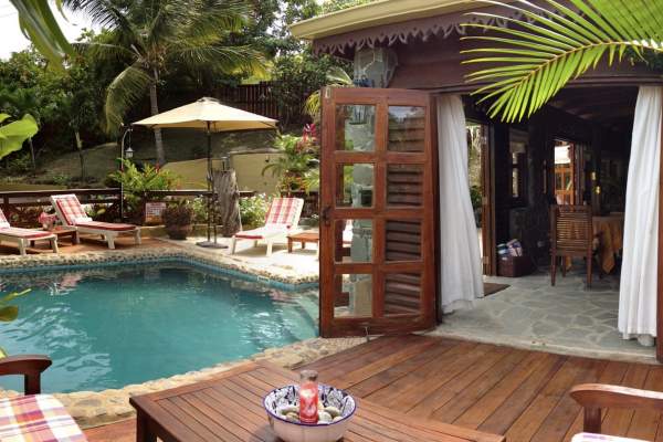 Perfect pool - Walk out the door and take a dip!!