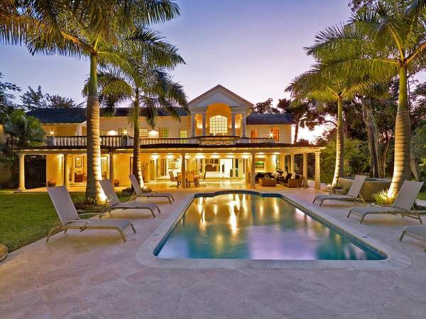 Poolside view of Amberley House