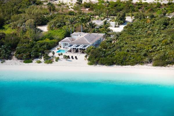 Beachfront Villa Aquazure has amazing beachfront views