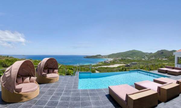Sea La Vie Villa on St. Martin Lounge in the Caribbean sun at Sea La Vie Villa