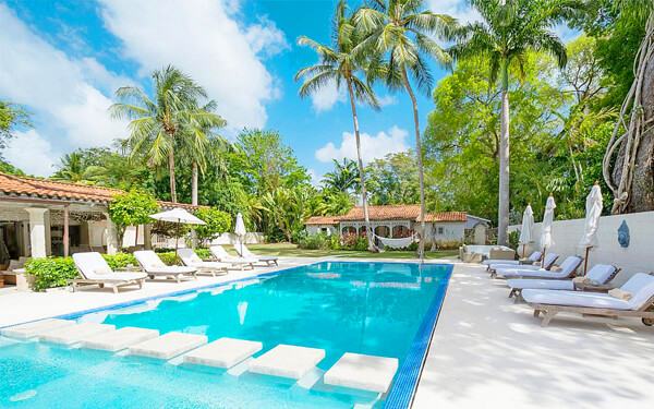 Melissa Villa is located near Heron Bay in Barbados just steps away from the beach at Colony Club